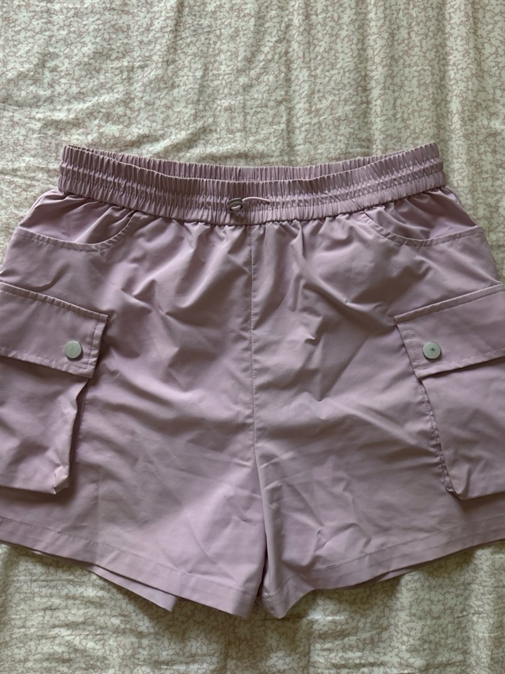 Women's Cargo Pocket Elastic Waist Shorts in Dusty Lavender